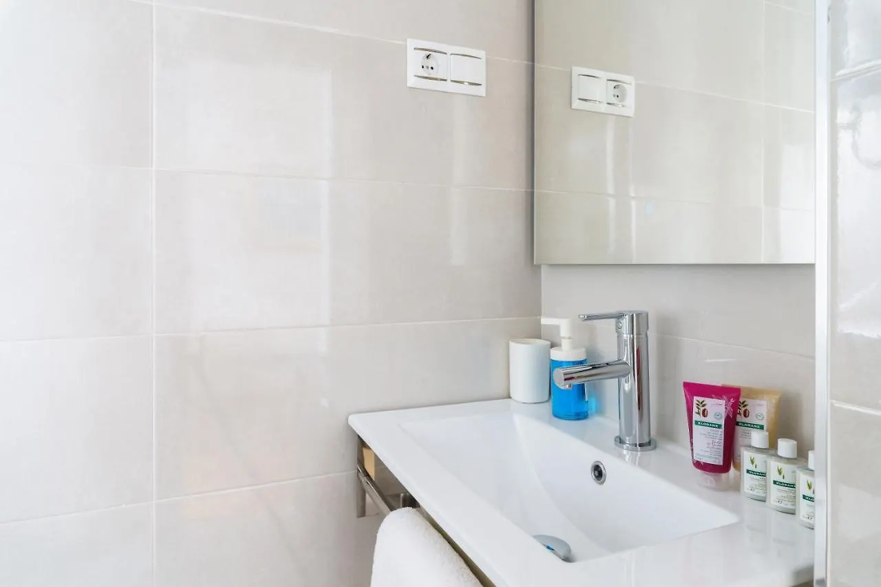 Apartamento ALMAR Puerto by AlohaMálaga