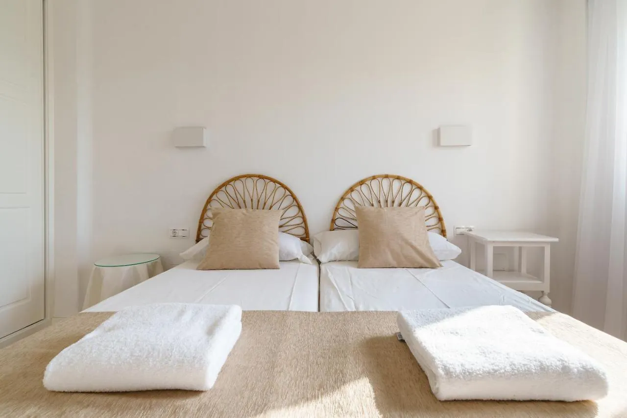 Apartamento ALMAR Puerto by AlohaMálaga