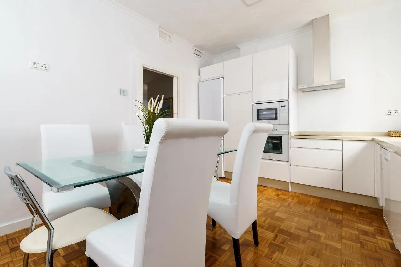 Apartamento ALMAR Puerto by AlohaMálaga