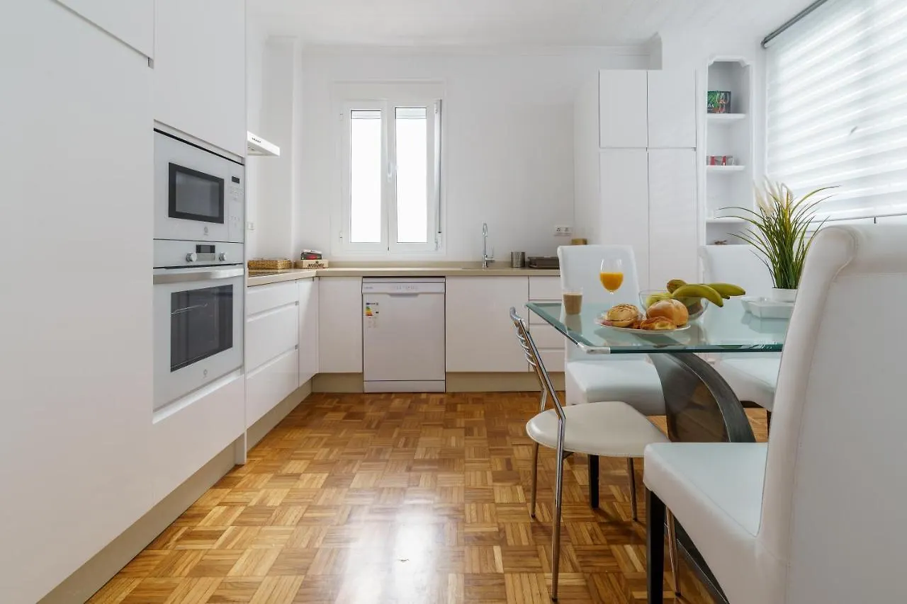 Apartamento ALMAR Puerto by AlohaMálaga